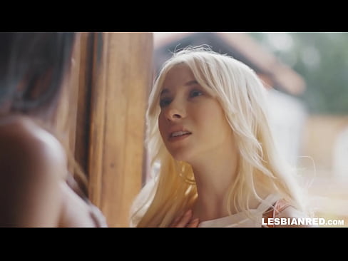 ❤️ Dekle pride domov čez nekaj mesecev in na koncu poje pičko svoje mačehe Fucking video na sl.xxxtun.ru ❌❤