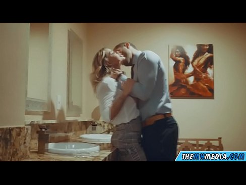 ❤️ Ko vas prsata blondinka zapelje na javnem stranišču Fucking video na sl.xxxtun.ru ❌❤